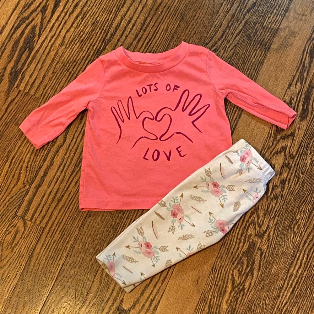 Like new Baby Girl 2piece Outfit, 0-3 mos
